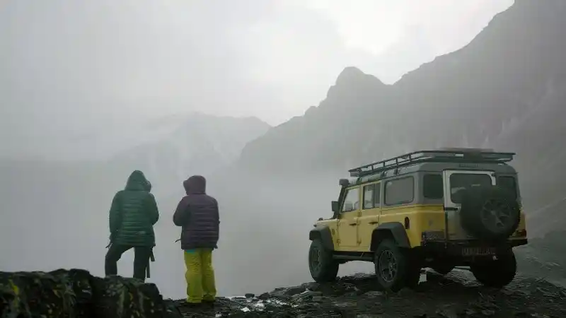 Offroad Ervaring Bij Het Marathon Meer Met 4x4 Voertuigen En Lunch Naar Een Griekse Taverne